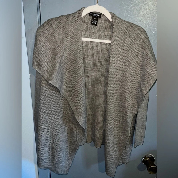 Linda Mathew’s New York 💯 acrylic tan open front sweater sz PM. - Picture 1 of 5